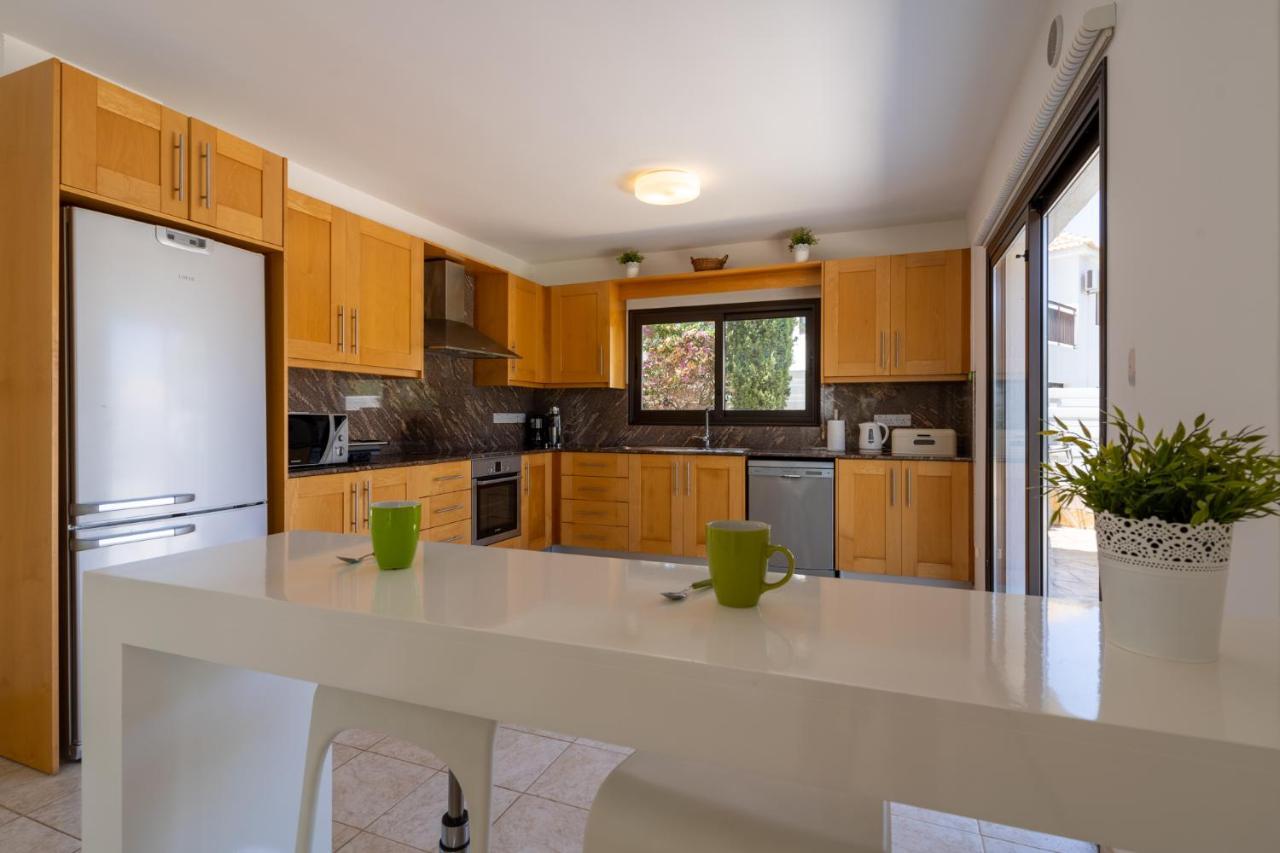 Lime 3-Bedroom Villa In Protaras Bagian luar foto